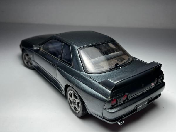 Nissan Skyline R32 GTR Cinza - AutoArt Escala 1/18 min