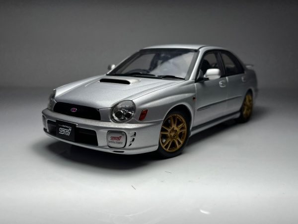 Lexus IS300 Preta - AutoArt Escala 1/18 miniatura em m