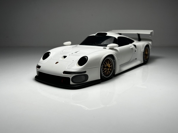 Porsche 911 GT1 #26 Branca - UT Models Escala 1/18 min