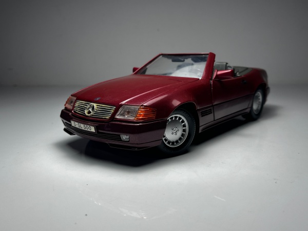 1989 Mercedes-Benz 500 SL Vermelha - Maisto Escala 1/18