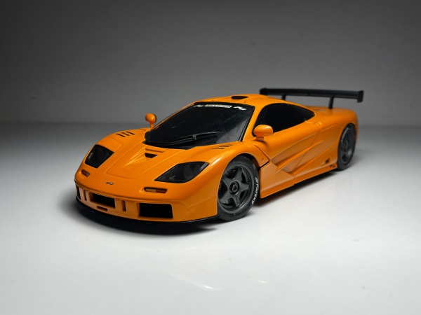 McLaren F1 GTR 1:18 オレンジ McLaren F1 GTR Laranja - UT Models Escala 1/18 miniatu