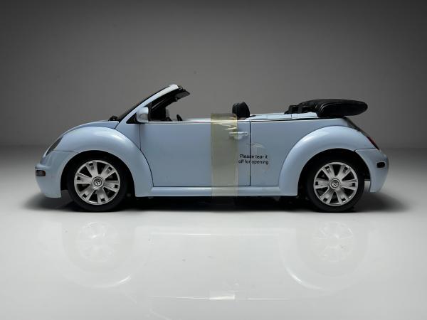 Volkswagen New Beetle Cabrio Azul claro - Autoart *Poss