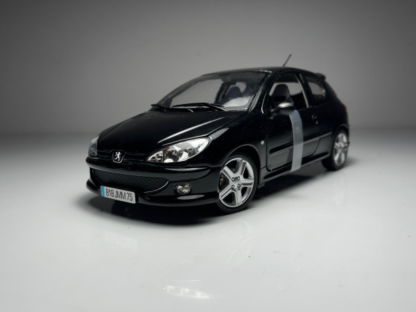 Peugeot 206 RC Preta - Norev *Possui caixa original Esc