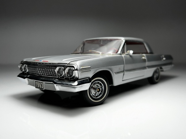 1963 Chevrolet Impala Prata - Franklin Mint Escala 1/24