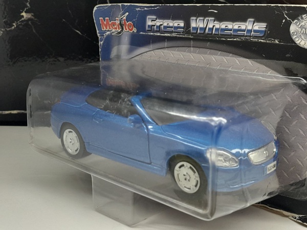 Ford Mustang GT bleue de 2006 - Burago - Voiture miniature 1/43 | Achat