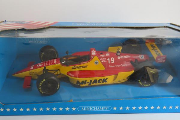 AUTOMODELISMO - Maravilhosa Miniatura de uma LOLA T93 #19 - Carro