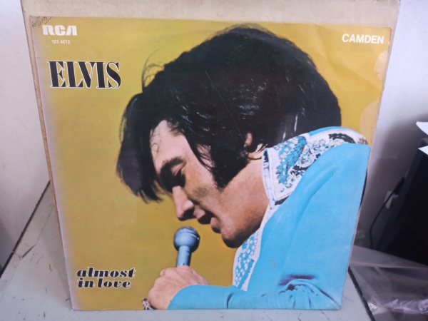 LP Elvis Presley - 1956. 1º LP do Elvis Lançado no Brasil. Capa e