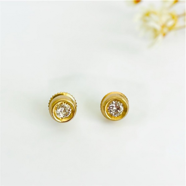 Arte . Anel Costela de Diamantes em Ouro Amarelo 18k, aro 23, foto 5