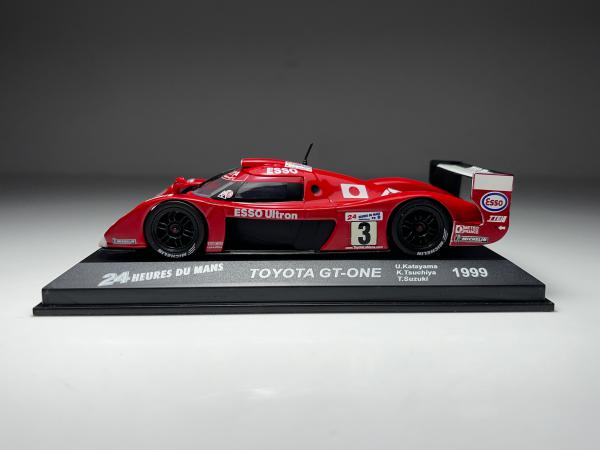 1999 Toyota GT-One 24 Heures Du Mans Vermelha / Branca