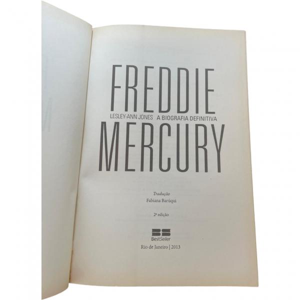 Freddie Mercury: A biografia definitiva (2013) de Lesle