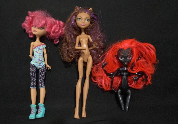 BONECAS MONSTER HIGH LOTE TRES UNDS PARA RESTAURO OU A
