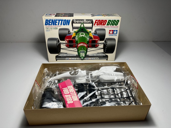 Benetton Ford B188 Plástico - Tamiya Escala 1/20 Kit de