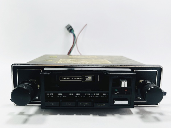 TKR - RÁDIO AM/FM E TOCA FITAS - Automotivo da Marca TAKARA Modelo