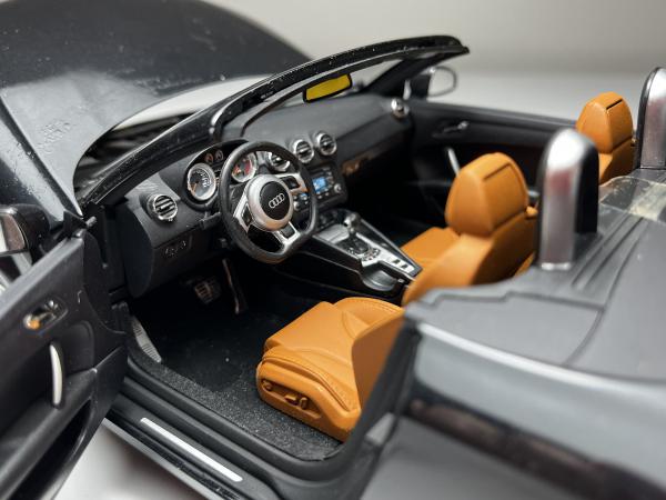 専用 ミニチャンプス AUDI TT ROADSTER 2006 AUTOart 2006 Audi TT Roadster Preto - Minichamps *Possui caixa