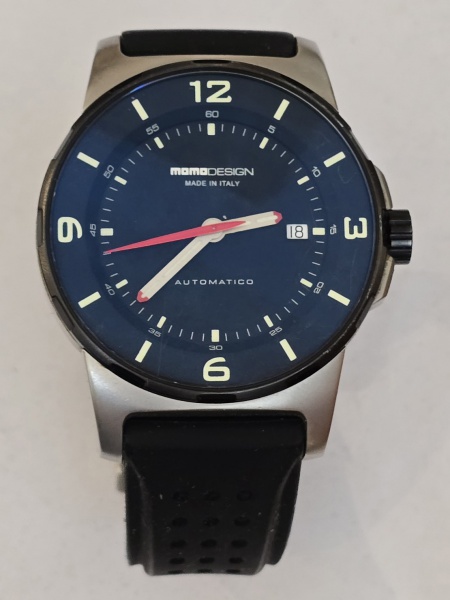 MOMO DESIGN - Relógio de pulso da famosa casa italiana. Caixa 42