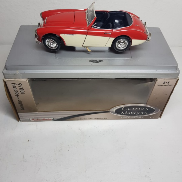Austin-Healey 100/6 ミニカー 1:18 Miniatura AMERICAN MUSCLE Austin - Healey 100/6 ESCAL