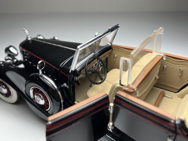 1932 CADILLAC `ELIOT NESS` – V16 PHAETON PRETO - FRANKL