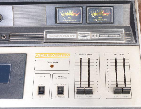 AKAI - GXC - 46D - Comp 40 x Larg 30 x Alt 14 cm