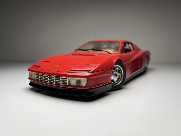 MCM Bburago　ブラーゴ　フェラーリ テスタロッサ　1984　1/18 Ferrari Testarossa 1984 Vermelho - Burago Escala 1/18 m