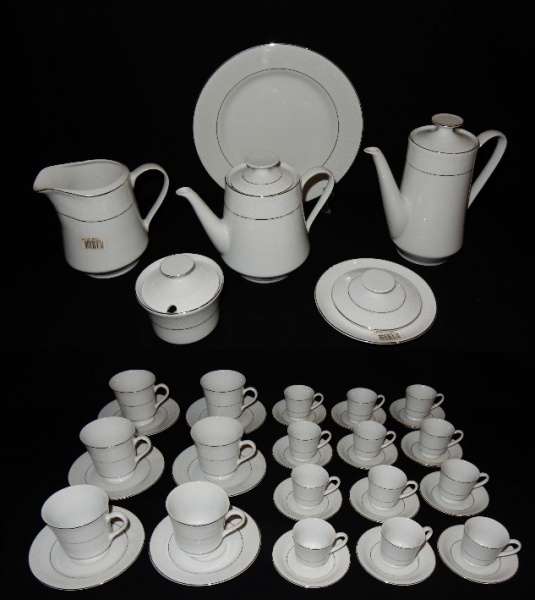 Bule de Chá em Porcelana Schmidt  Móvel de Antiquário Schmidt
