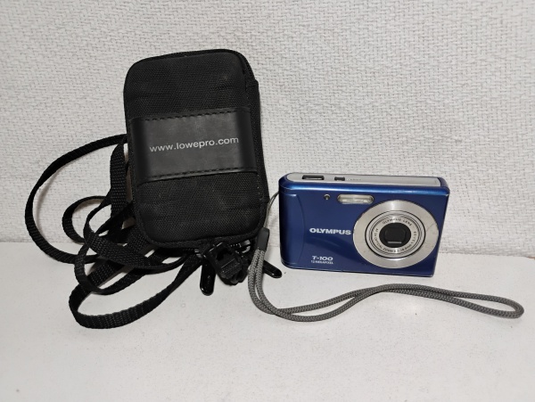 Máquina Fotográfica Olympus T100 -12 megapixels