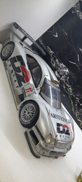 Miniatura Mercedes CLK-GTR  Escala 1/18 Marca: Maisto Obsv - Faltando Dois retrovisores