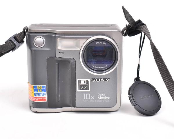 Máquina fotográfica SONY Digital Mavica . Modelo MVC-FD