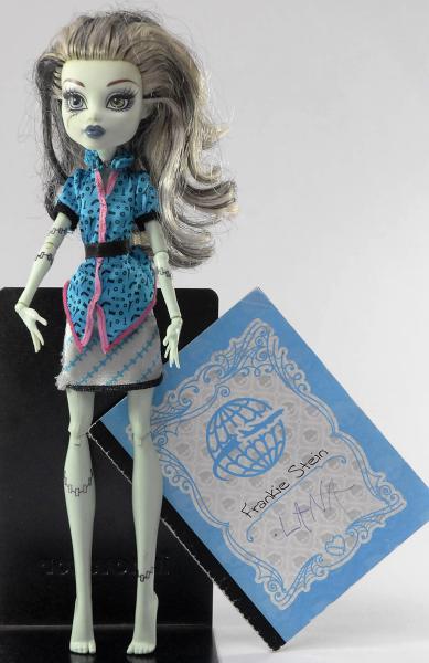 Leilão Online - Coleção bonecas monster high acessórios - 81 bo