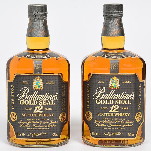 2 garrafas de Whisky Ballantine's Gold Seal, Specia