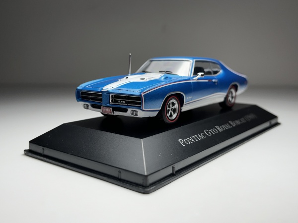 1969 Pontiac GTO `The Judge` Vermelho - Ixo Escala 1/43