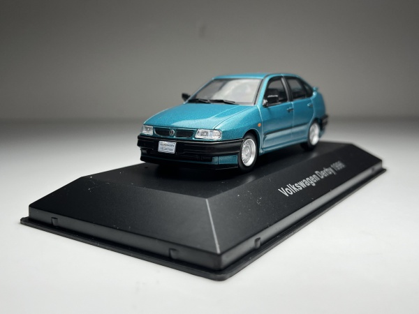 1993 Volkswagen Golf III GL Azul Escuro - Ixo Escala 1/