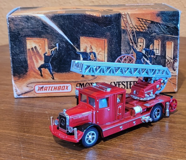 Matchbox YFE05 1/43 Mercedes-Benz 1932 Ladder Truck fir