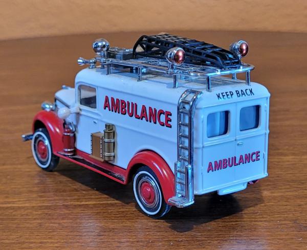 Modèle réduit ambulance GMC 1937 - Collection
