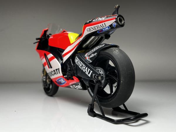 オートバイ・バイク MINICHAMPS DUCATI DESMOSEDICI GP 11 Ducati Desmosedici GP11 #46 Laranja Valentino Rossi Gen