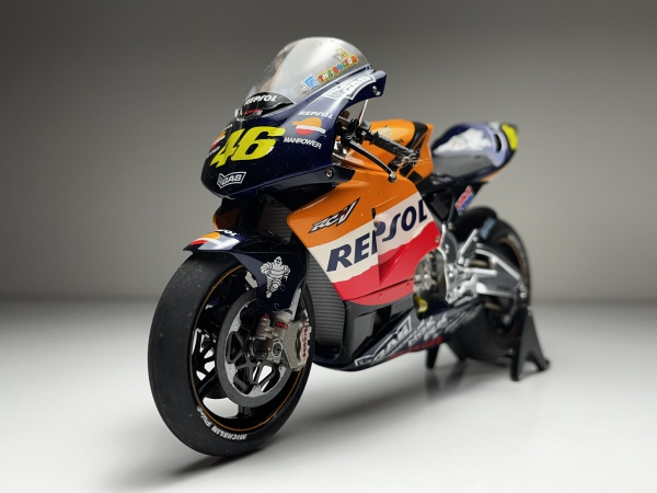 Honda YAMAHA Valentino Rossi モデル5個セット+1 Miniatura 1/24 Moto
