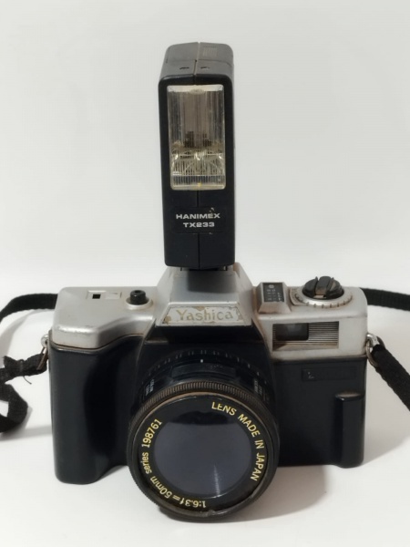 YASHICA 2000N Câmera fotográfica analógica, com flash HANIMEX