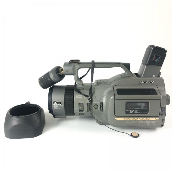 Câmera Filmadora Sony, modelo DCR-VX1000. Acompanha case, cabos e