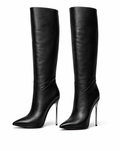 Casadei Tango Nero Over The KneeBota original Casadei modelo Tango Nero, um dos modelos mais icônicos da marca italiana.