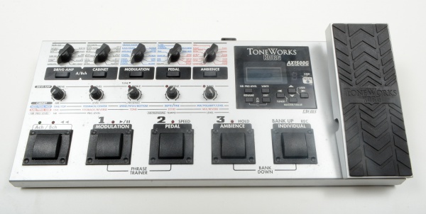 Pedaleira multiefeitos para guitarra da marca ToneWorks Korg