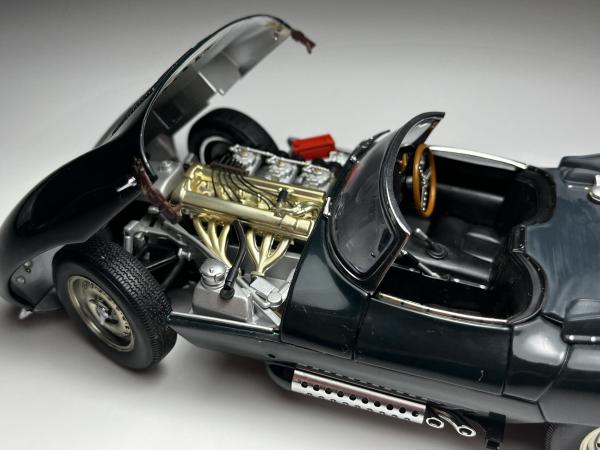 Jaguar XK SS Verde - Autoart Escala 1/18 miniatura em m