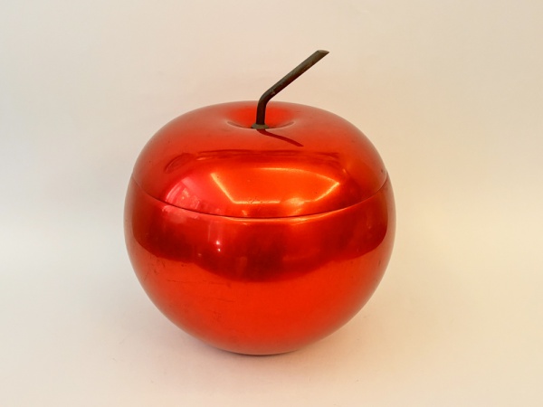 MX90-BALDE DE GELO COM FORMATO DE MAÇÃ, ANOS 60, EM ALUMÍNIO PINTADO DE VERMELHO E VIDRO INTERNO