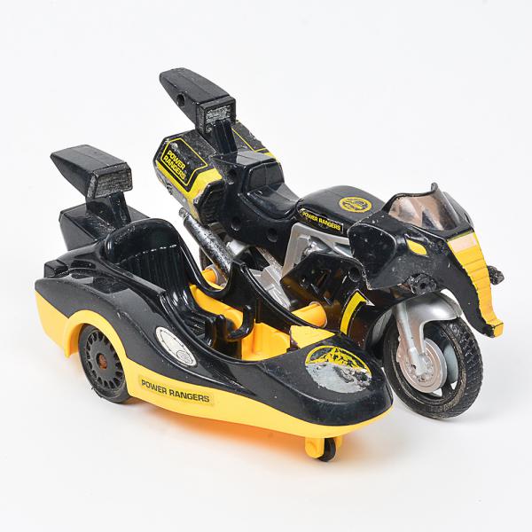 BRINQUEDOS, um (1) saco com diversos Power Rangers, tod