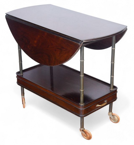 Carrinho de chá c/ tampo giratório, 1 gaveta e adornos em bronze; med. 74 x 89 x 41 cm (fechada) e 74 x 88 cm (aberta)