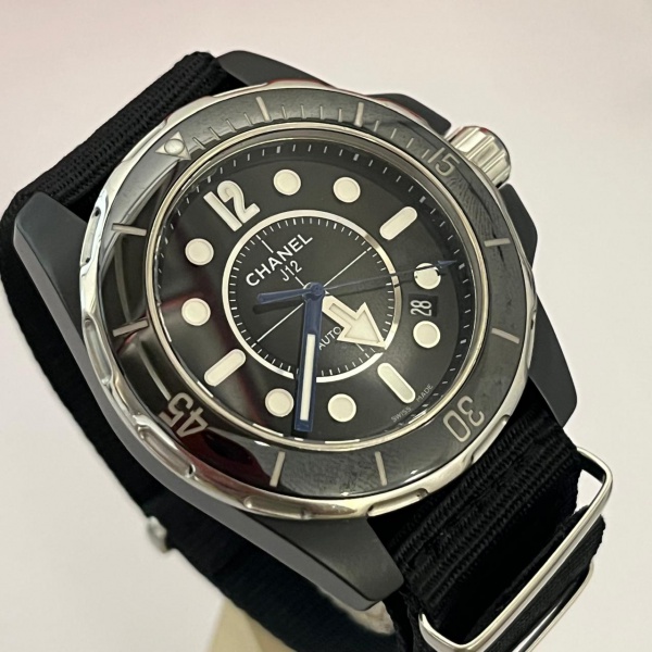 RELOGIO CHANEL  J12 DIVER CERÂMICA  42MM AUTOMÁTICO 300 METROS ORIGINAL., VAI COM UMA PULSEIRA NATO PRETA. RELOGIO 100% ORIGINAL.