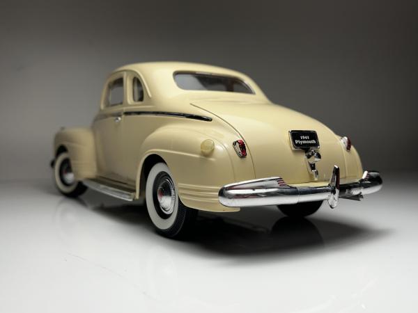 Plymouth1941 1/18 Die Cast Model未使用 25269715_2.jpg