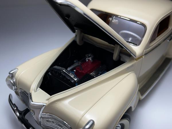 1941 Plymouth Bege - Road Signature Escala 1/18 miniatu
