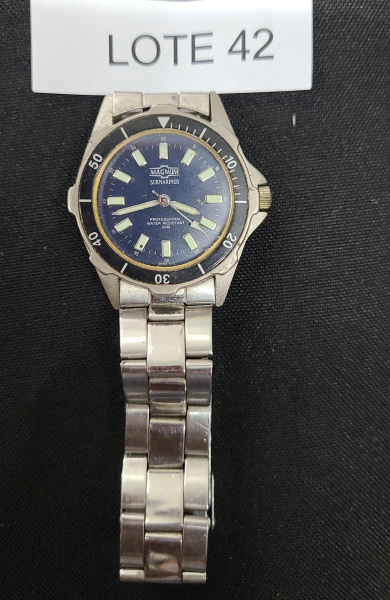 Relógio Magnum Submariner Professional Water Resistant 50M RF116-