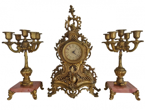 Magnifica Garniture Francesa em Bronze Ricamente Trabalhada - 41cm