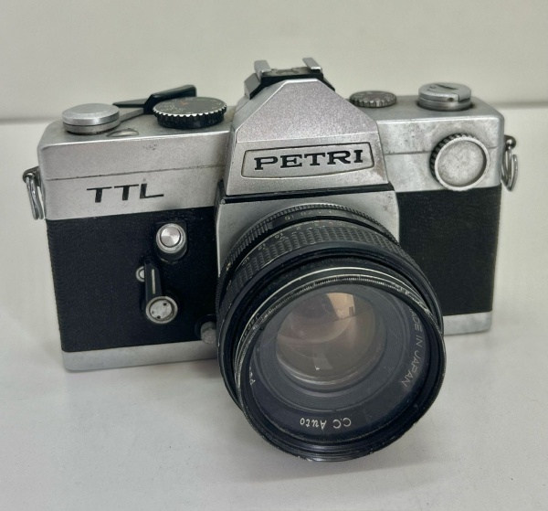 Petri TTL - Antiga câmera fotográfica analógica Single-Lens Reflex
