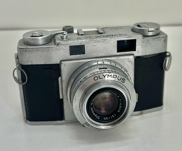 Olympus 35-S - Antiga câmera fotográfica fabricada na década de 50